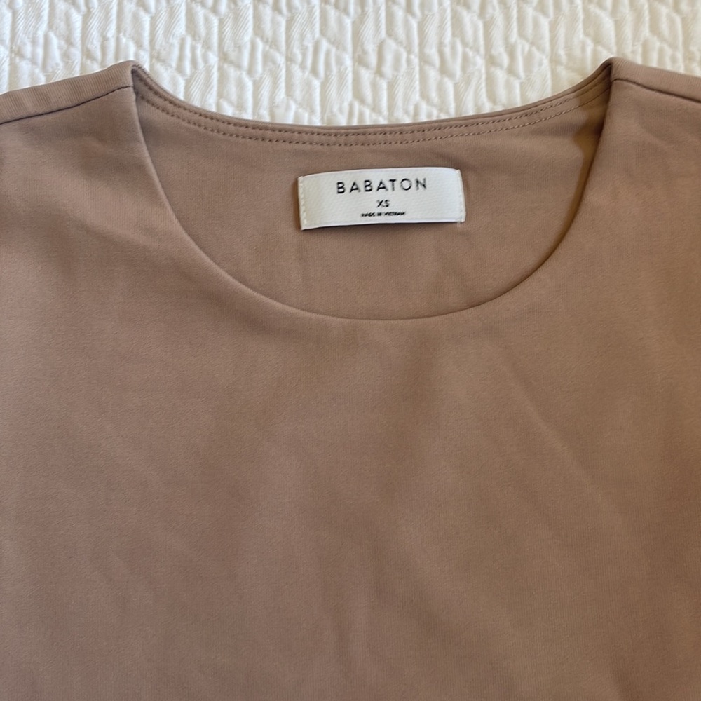 NWT Babaton Contour Crew short sleeve bodysuit in Clay XS from Aritzia - Picture 6 of 7